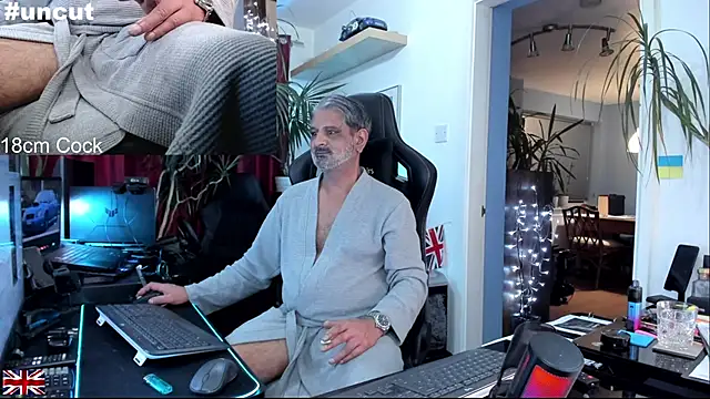 OnlineBossUK online show from November 25, 2025, 6:25 am