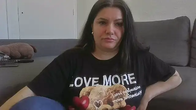 Squirtlady38 online show from October 7, 2025, 11:00 am