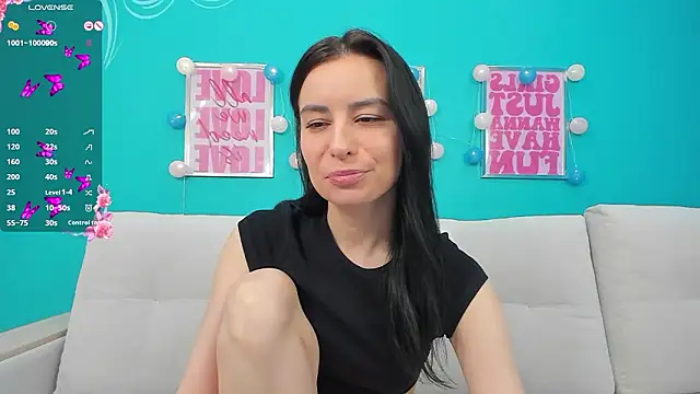 Horny Nikki  online show from February 3, 2026, 8:41 am