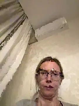 Snapshot of angelmommu chatting on April 3, 2026, 7:31 pm angelmommu online show from April 3, 2026, 7:31 pm