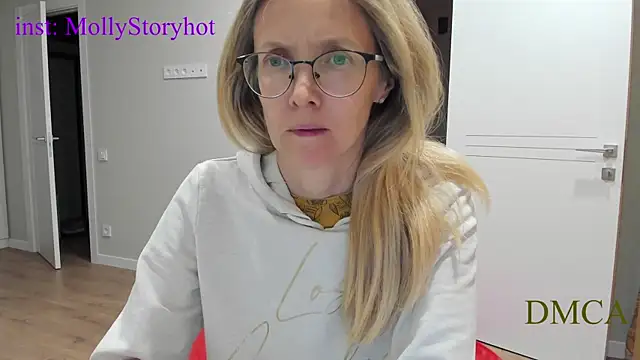 angelmommu online show from December 1, 2025, 8:15 am