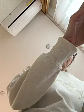 Snapshot of angelmommu chatting on April 1, 2026, 7:20 am angelmommu online show from April 1, 2026, 7:20 am