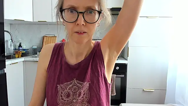 angelmommu online show from March 10, 2025, 11:01 am