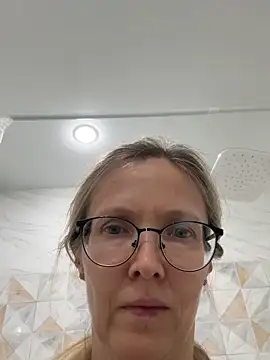 Snapshot of angelmommu chatting on April 4, 2026, 7:37 am angelmommu online show from April 4, 2026, 7:37 am