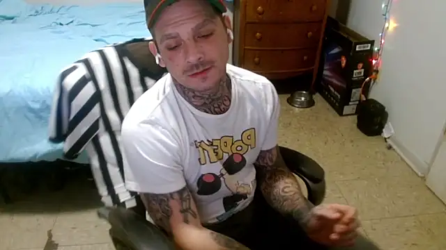Snapshot of DADDY_KANE8--- chatting on May 14, 2026, 7:00 pm DADDY KANE8--- online show from May 14, 2026, 7:00 pm