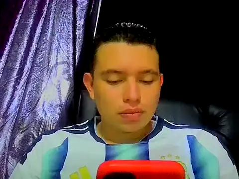 mons41 online show from June 25, 2026, 7:19 pm