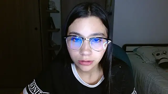 mia  lopez  online show from March 18, 2026, 2:37 am