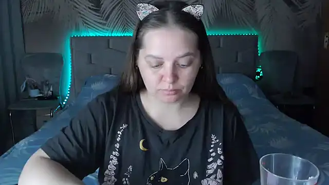 uliastar online show from May 24, 2026, 6:24 am