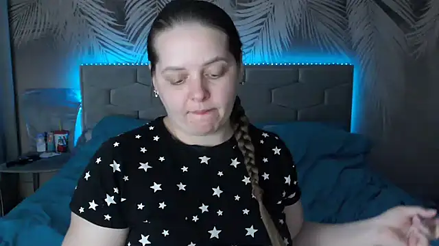 uliastar online show from March 12, 2025, 4:02 pm