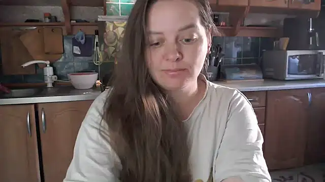 uliastar online show from June 14, 2026, 4:46 am