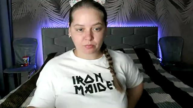 uliastar online show from September 12, 2025, 6:46 am