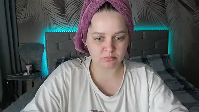 uliastar online show from March 3, 2025, 3:54 pm