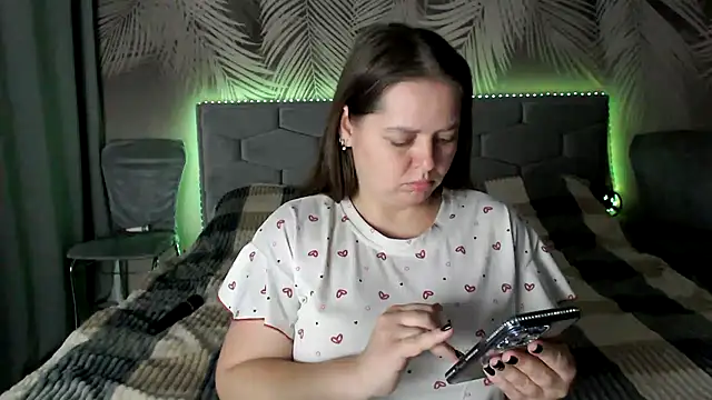 uliastar online show from October 4, 2025, 7:10 am