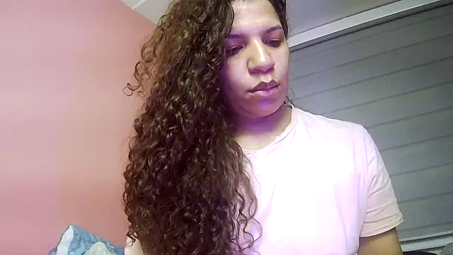 gatubelahot online show from April 22, 2026, 3:35 am