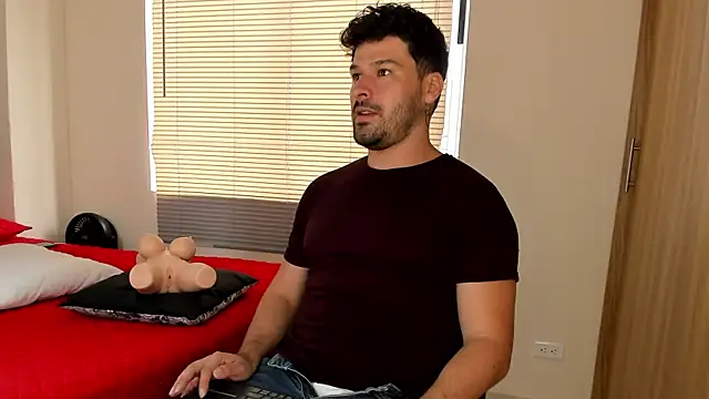 alexman fuck online show from April 30, 2026, 8:27 pm