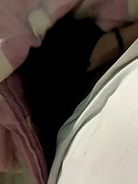 Snapshot of Diego23es chatting on October 8, 2025, 6:04 am Diego23es online show from October 8, 2025, 6:04 am