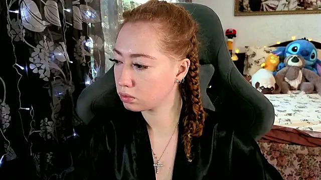 TinaBrook online show from March 17, 2026, 4:37 am