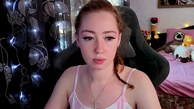 TinaBrook online show from February 18, 2026, 4:32 am