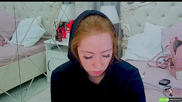 Snapshot of TinaBrook chatting on October 15, 2025, 3:49 am TinaBrook online show from October 15, 2025, 3:49 am