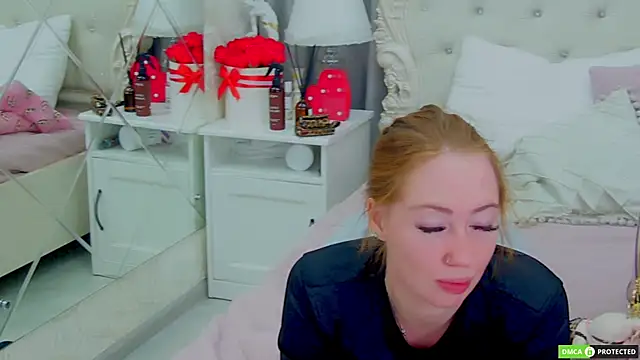 Snapshot of TinaBrook chatting on October 13, 2025, 3:19 am TinaBrook online show from October 13, 2025, 3:19 am