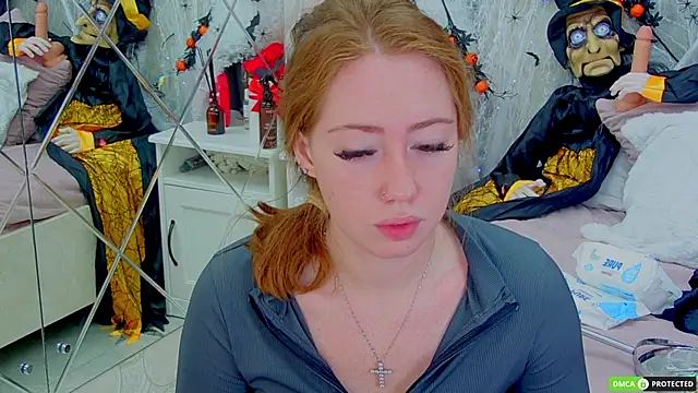 Snapshot of TinaBrook chatting on October 17, 2025, 4:05 am TinaBrook online show from October 17, 2025, 4:05 am