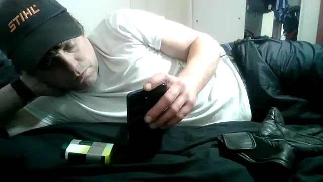 Snapshot of BoneDaddy2 chatting on April 16, 2026, 6:36 am BoneDaddy2 online show from April 16, 2026, 6:36 am