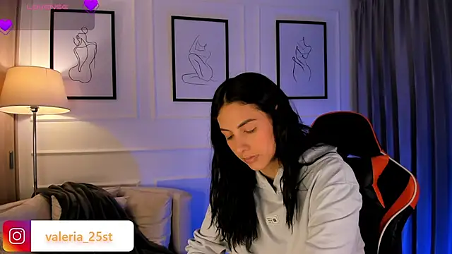 valeriia25  online show from March 12, 2025, 11:43 am