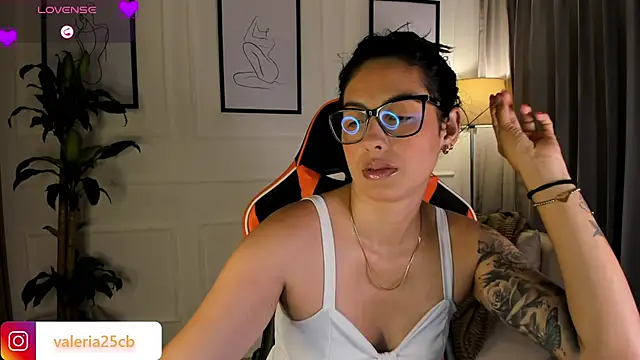 valeriia25  online show from February 7, 2025, 10:41 pm