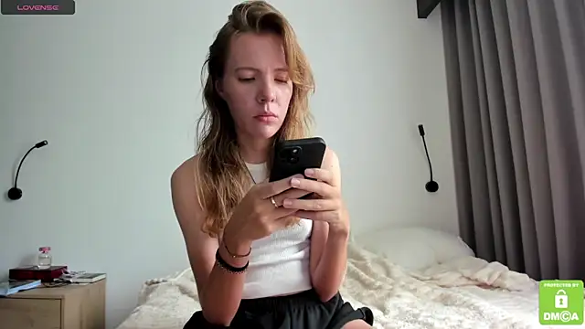 Kalisee  online show from May 4, 2026, 5:22 am