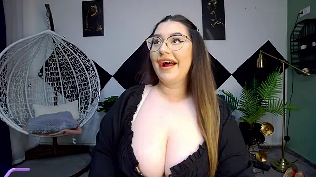 Katewalker  online show from May 8, 2026, 7:28 pm
