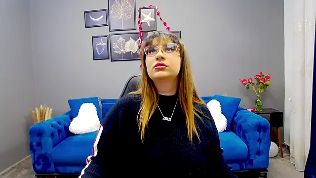 Katewalker  online show from February 19, 2025, 6:10 pm