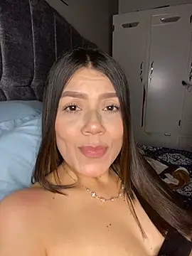 Snapshot of martina_contreras chatting on April 18, 2026, 4:15 am martina contreras online show from April 18, 2026, 4:15 am