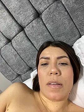 Snapshot of martina_contreras chatting on October 25, 2025, 6:12 am martina contreras online show from October 25, 2025, 6:12 am