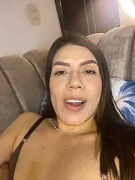 Snapshot of martina_contreras chatting on April 1, 2026, 12:02 am martina contreras online show from April 1, 2026, 12:02 am