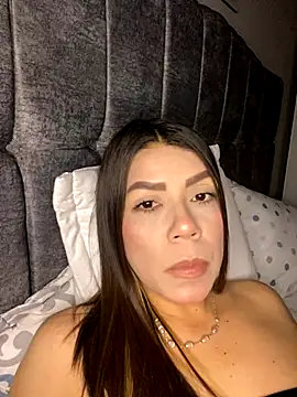 martina contreras online show from December 4, 2025, 9:08 am