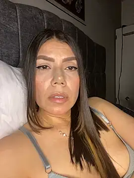 Snapshot of martina_contreras chatting on April 14, 2026, 5:12 am martina contreras online show from April 14, 2026, 5:12 am