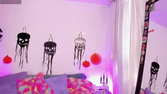 Cata green online show from October 3, 2025, 8:21 pm