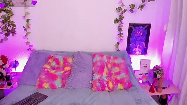 Cata green online show from September 25, 2025, 8:15 pm