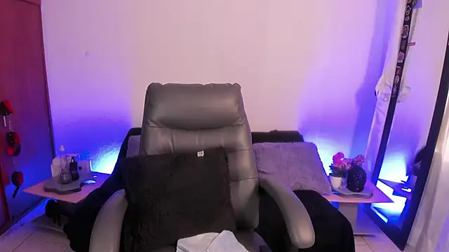 Cata green online show from November 4, 2025, 7:39 pm