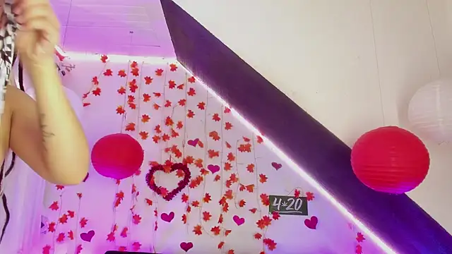 Cata green online show from February 17, 2025, 8:49 pm