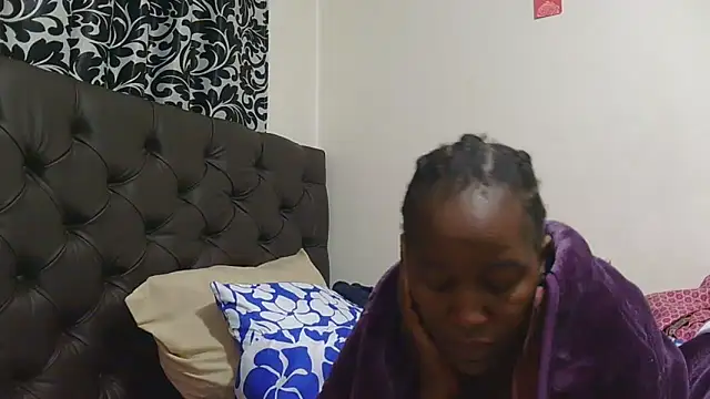 sluttylaura21 online show from May 28, 2026, 4:42 am