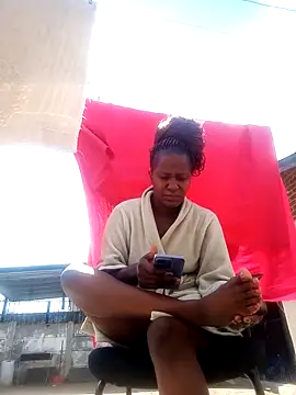 sluttylaura21 online show from April 10, 2026, 10:55 am