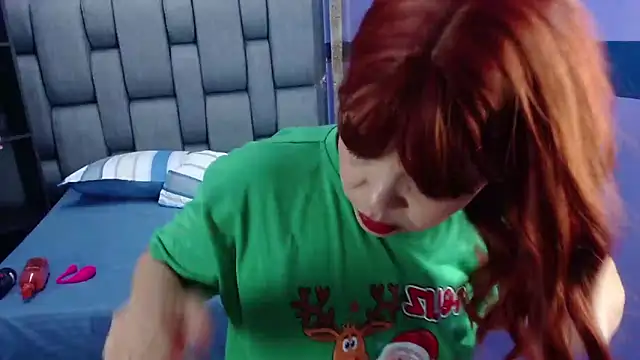 Abril Beltran  online show from December 15, 2025, 9:09 pm