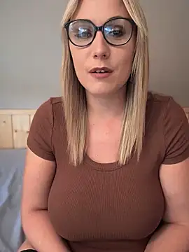 Leanymphoo online show from October 7, 2025, 8:59 am