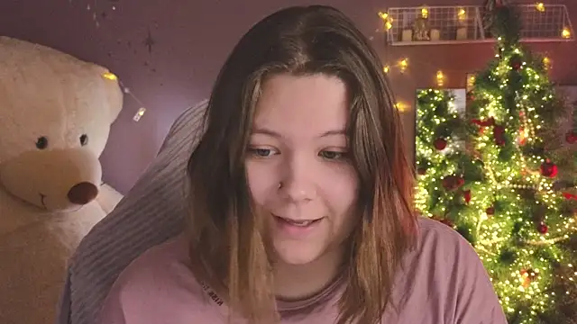 DjennaPalme online show from December 15, 2025, 3:23 am