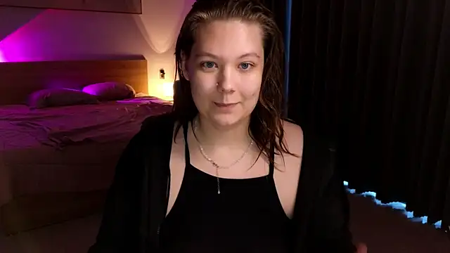 DjennaPalme online show from May 25, 2026, 10:03 am