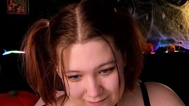 Snapshot of DjennaPalme chatting on November 1, 2025, 1:45 am DjennaPalme online show from November 1, 2025, 1:45 am