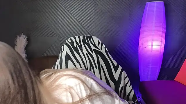 Snapshot of DjennaPalme chatting on February 9, 2025, 9:16 am DjennaPalme online show from February 9, 2025, 9:16 am