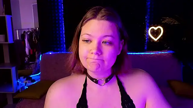 Snapshot of DjennaPalme chatting on October 13, 2025, 1:40 am DjennaPalme online show from October 13, 2025, 1:40 am