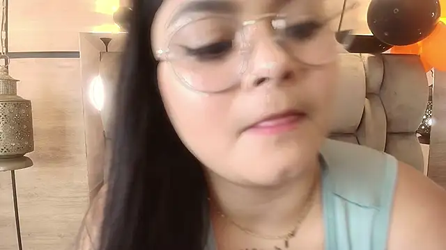 Snapshot of im_mou_ chatting on November 8, 2025, 12:31 pm im mou online show from November 8, 2025, 12:31 pm